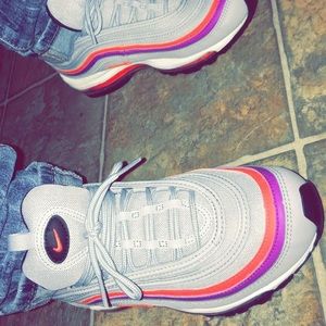 Like NEW Air Max 97 Women’s 8.5 Wolf Grey/Solar Red/ Purple!!! Major Steal!!!